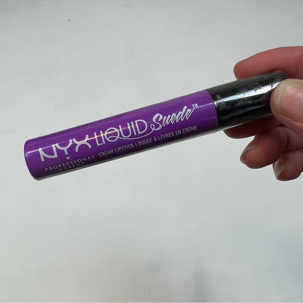 NYX Liquid Suede Lipstick Run The World